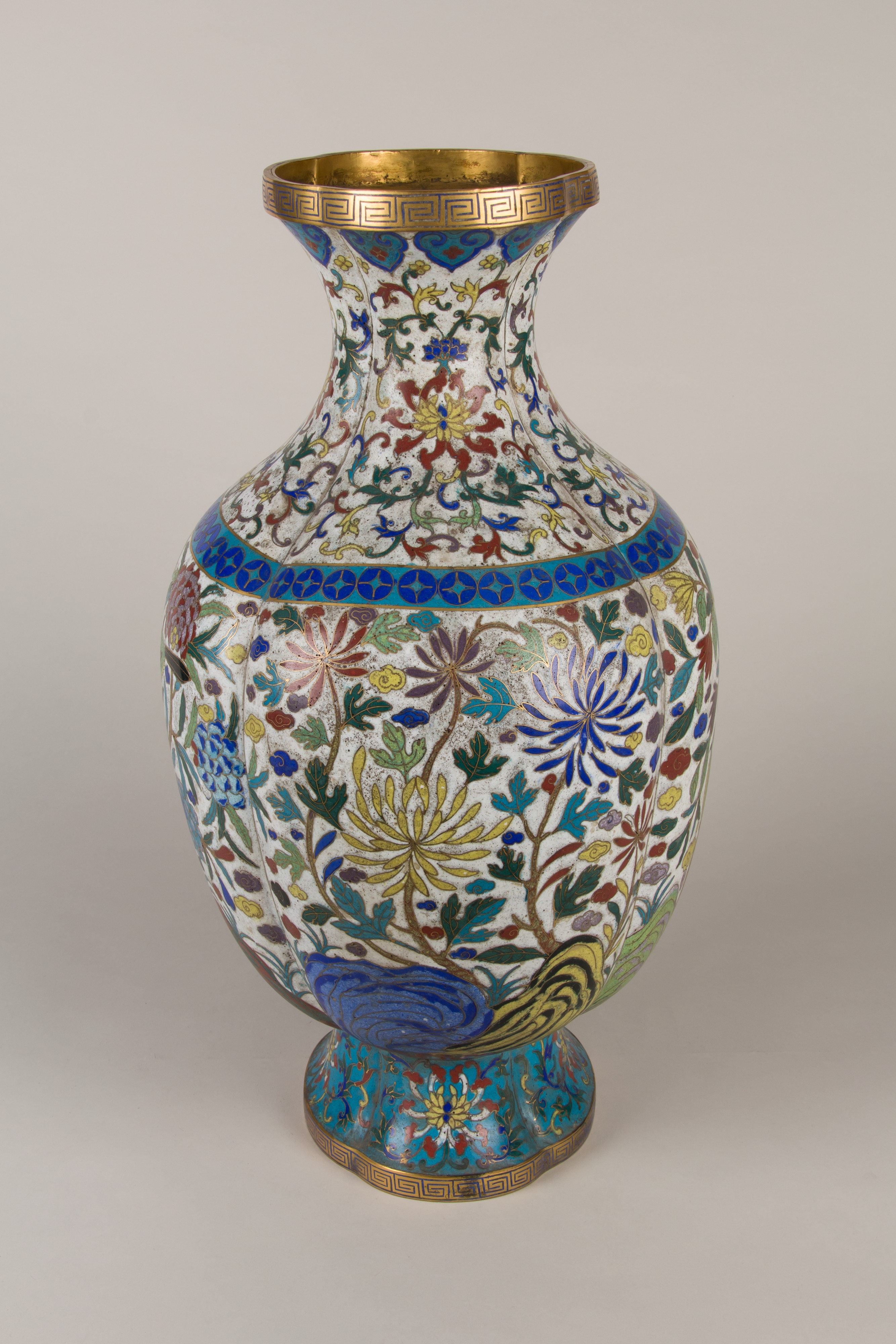 Vase | China | Qing dynasty (1644–1911), Qianlong period (1736–95 ...