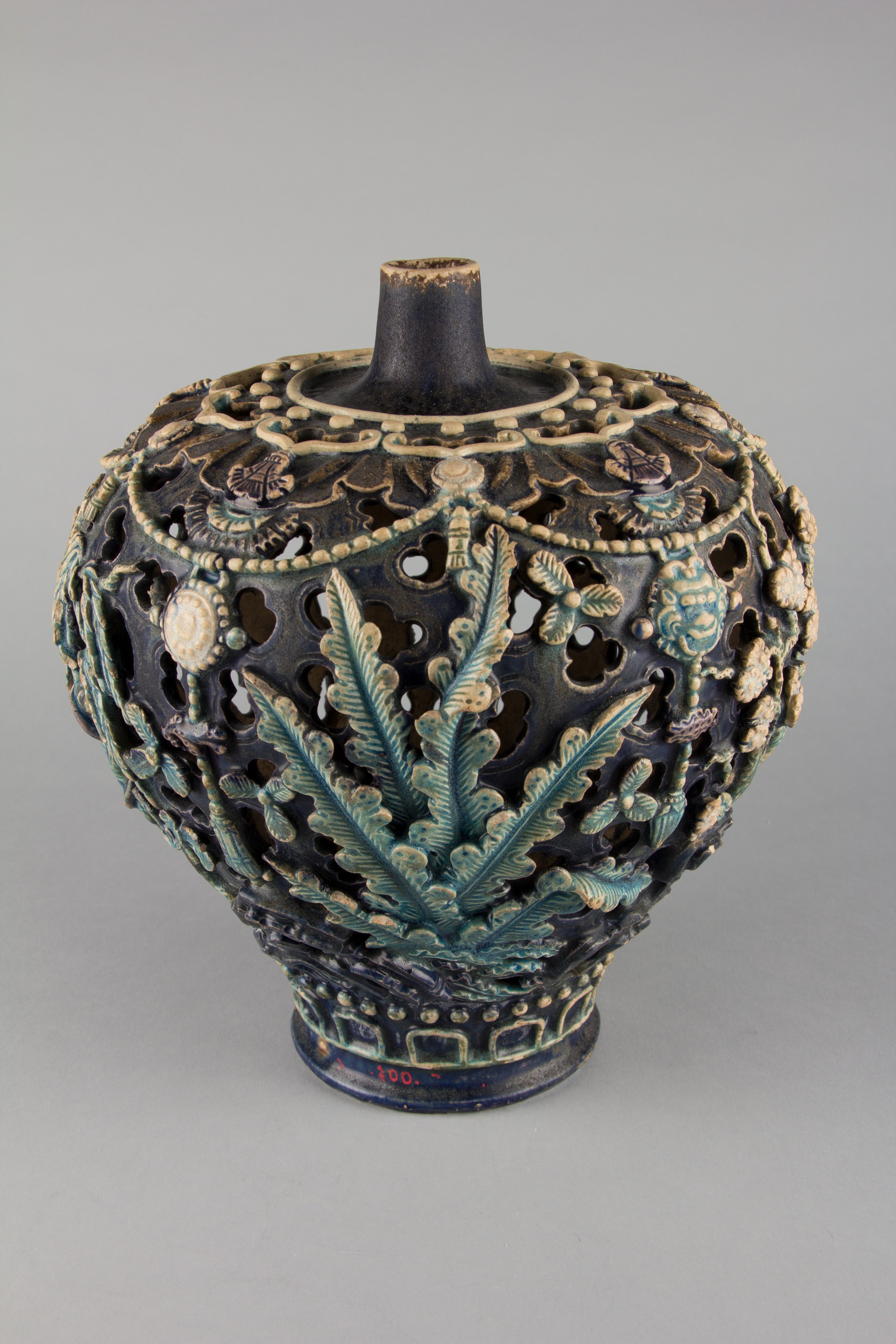 Openwork vase with plants China Ming dynasty (13681644) The