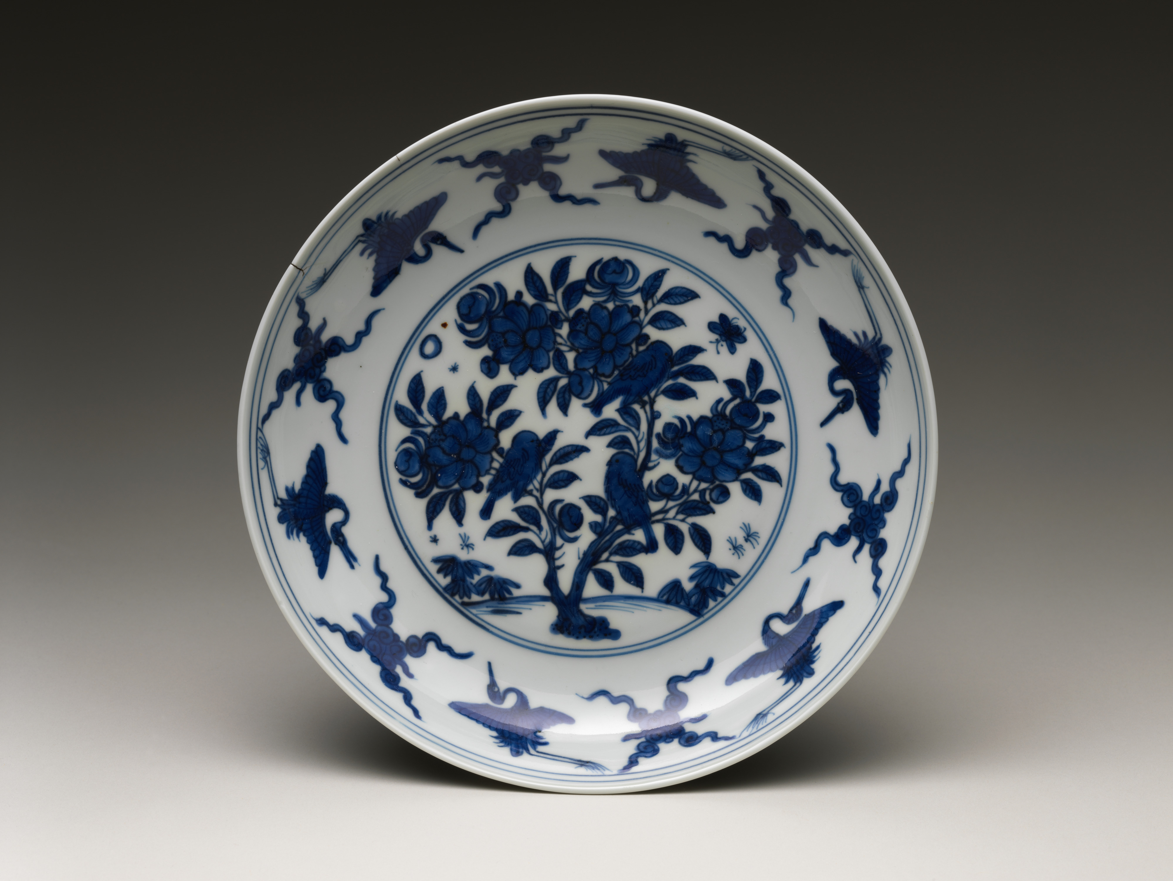 Dish with Flowers and Birds | China | Ming dynasty (1368–1644), Jiajing ...