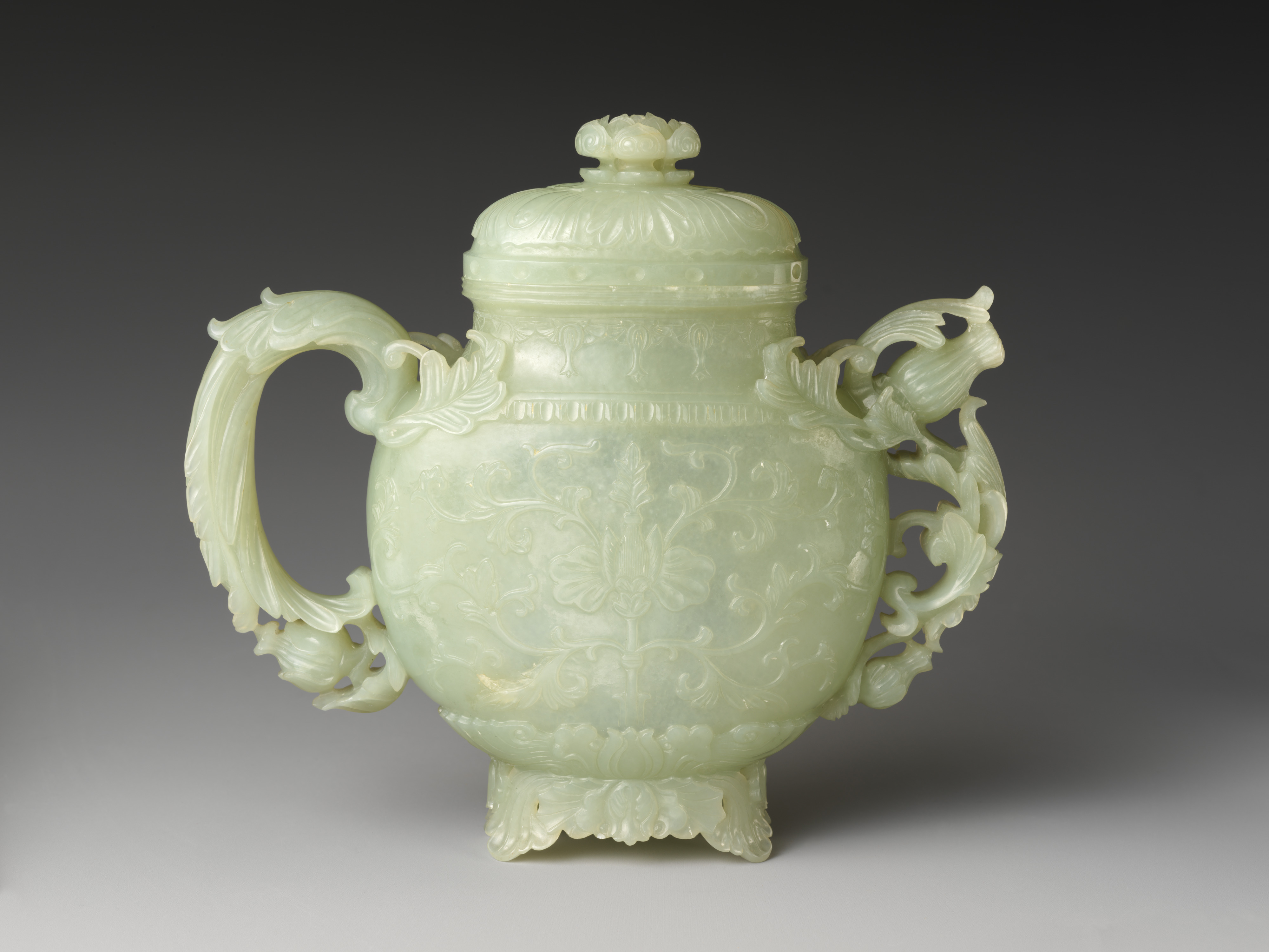 Ewer with floral design | China | Qing dynasty (1644–1911) | The ...