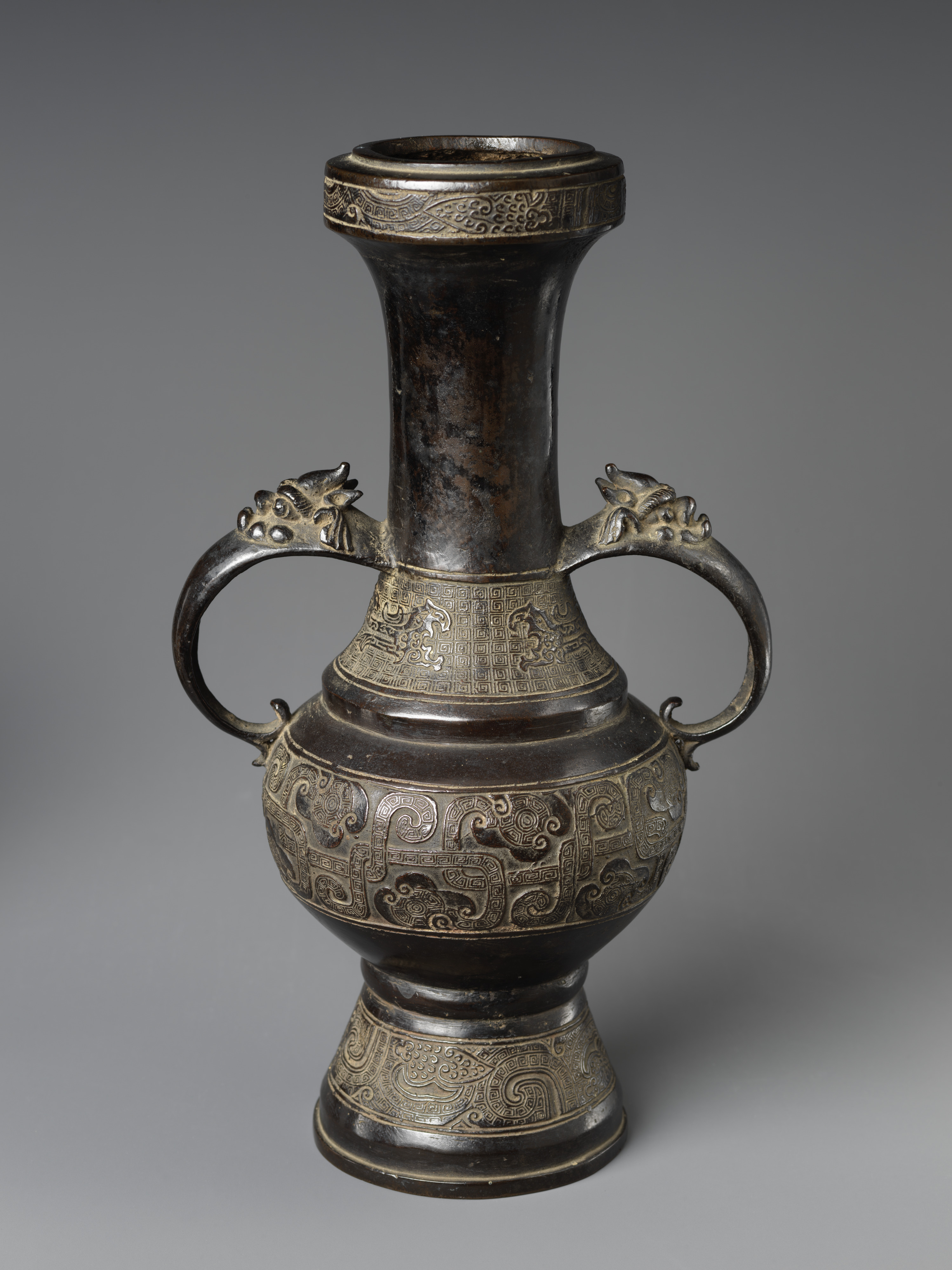 Vase with archaic-style motifs | China | Yuan dynasty (1271–1368) | The ...