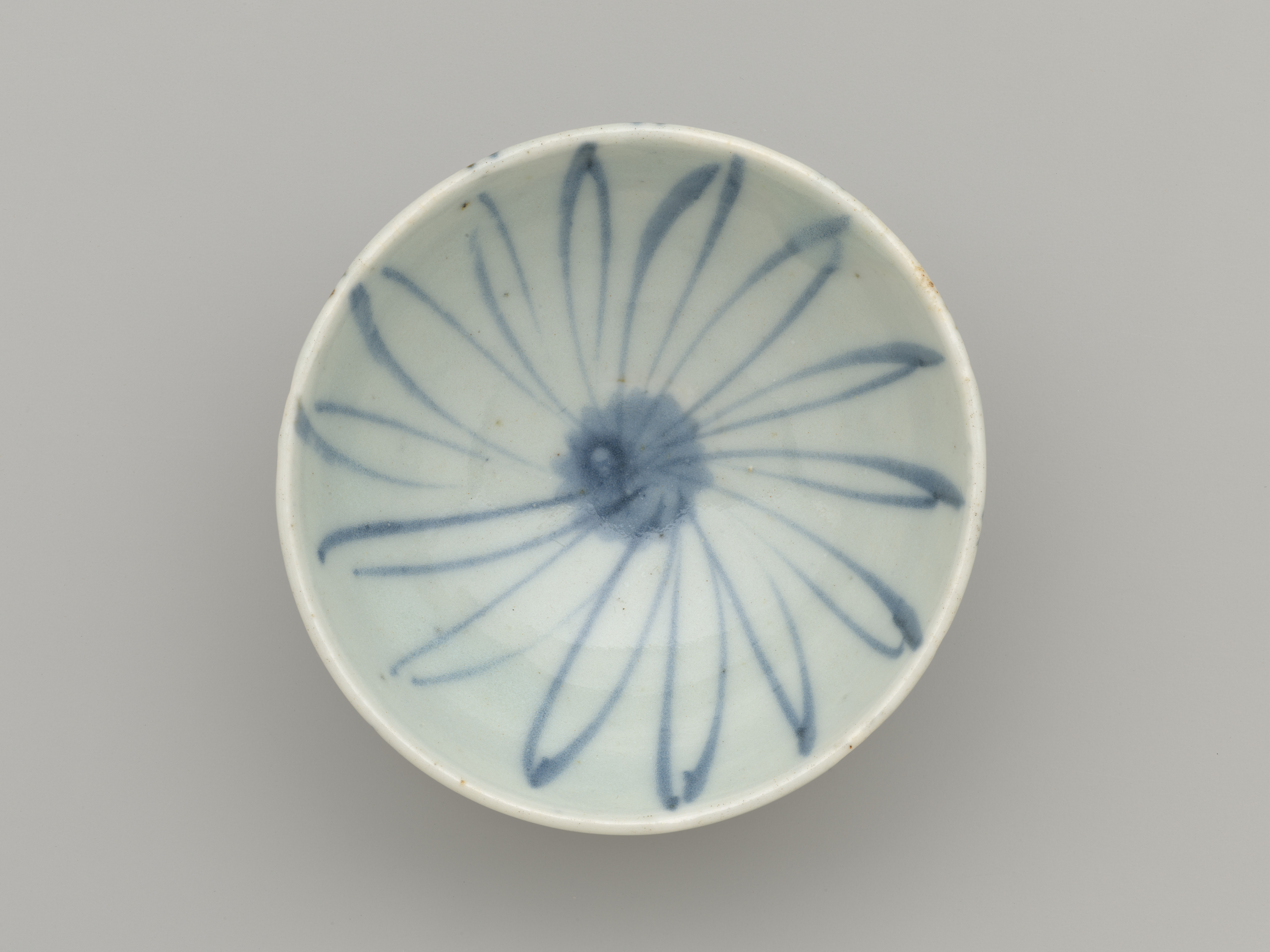 Sake Cup with Chrysanthemum - Japan - Edo period (1615–1868) - The