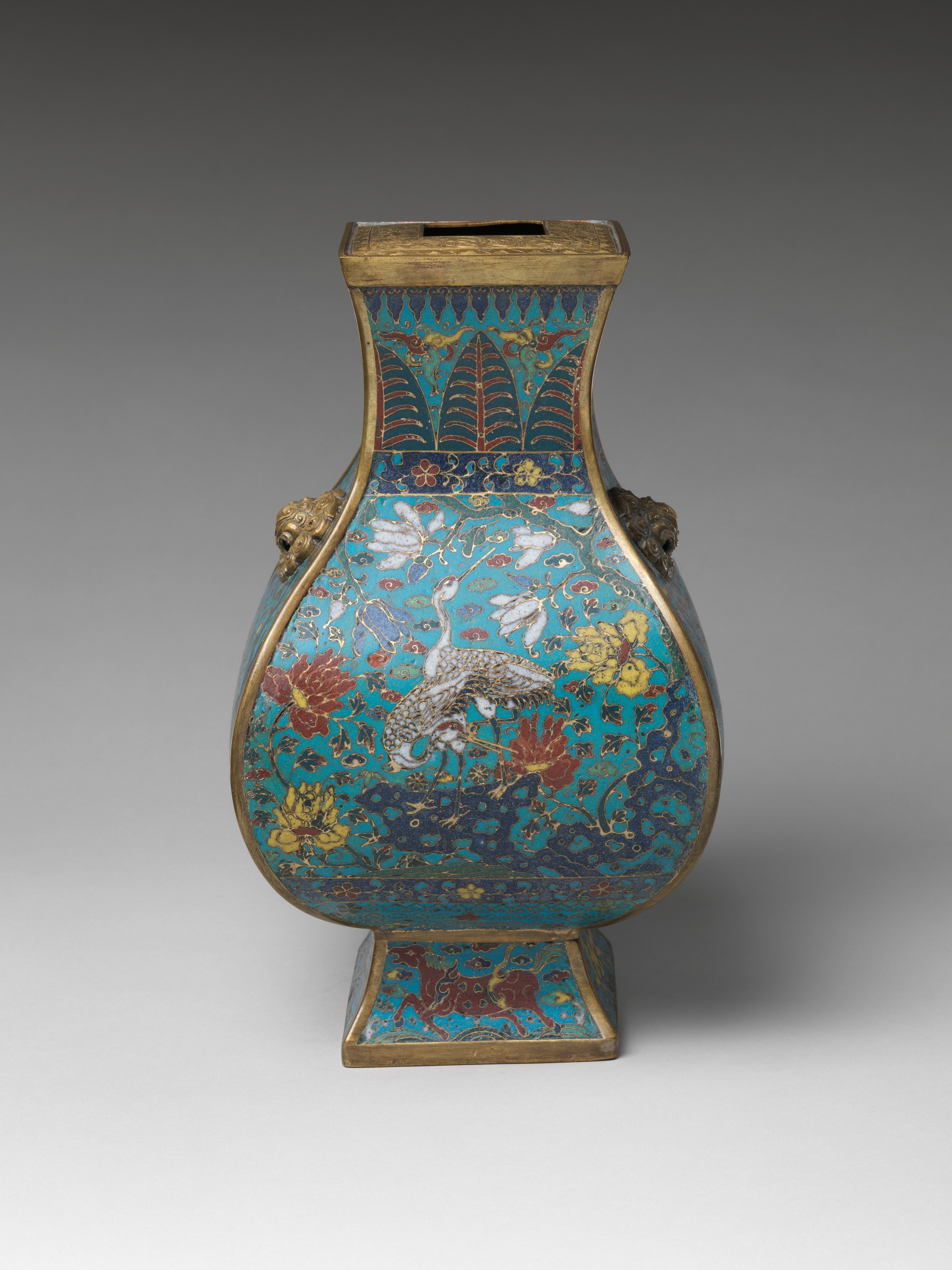 Vase with auspicious animals | China | Ming dynasty (1368–1644) | The  Metropolitan Museum of Art
