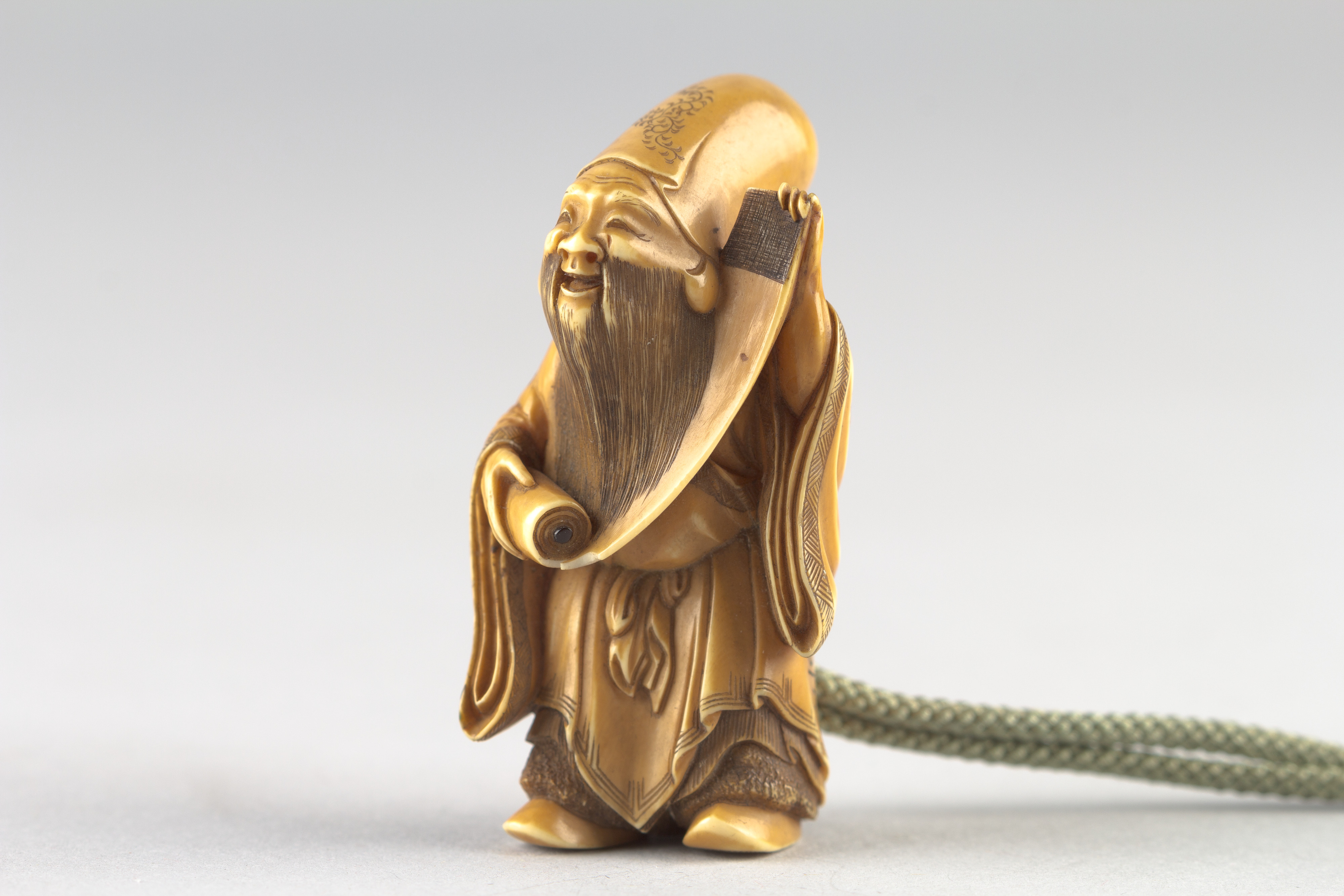 最新作売れ筋が満載 Japanese netsuke ojime,and inro from a private 