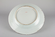 Dish, Porcelain painted in underglaze blue and overglaze iron-red and gilt, China