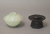 Cup with cover, Jadeite, white with veins and cloudings of emerald-green, China
