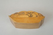 Treasure Boat-shaped Incense Box [Kōgō], Lacquered wood, gold and maki-e lacquer, Japan