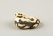 Netsuke of a Dog and a Fish, Ivory, horn, Japan