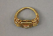 Stirrup-shaped Ring with Square Bezel, Gold, Indonesia (Java)