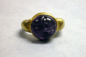 Stirrup-shaped Ring with Large Circular Stone, Gold with stone, Indonesia (Java)