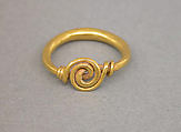 Ring with Bezel Created of Twisted Wire, Gold, Indonesia (Java)