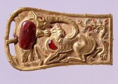 Belt Buckle with Ibex and Bear, Gold inlaid with amber, carnelian and turquoise, China