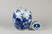 Covered jar with birds and flowers, Porcelain painted in underglaze cobalt blue (Jingdezhen ware), China