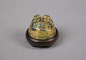 Ornament in the shape of a bear, Gilt bronze, China