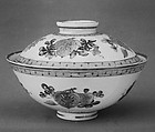 Covered Bowl, Porcelain painted in overglaze polychrome enamels and gilt, China