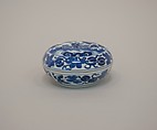 Seal paste box with boys and mythical beast qilin, Porcelain painted in underglaze cobalt blue (Jingdezhen ware), China
