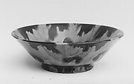Bowl, Porcelaneous ware covered with a crackled glaze and blotches (Satsuma ware, Bekko de), Japan
