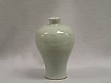 Meiping vase with floral patterns, Stonware with incised decoration under celadon glaze (Longquan ware), China