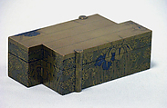 Incense Box (Kogo) with Design of Iris and Bridge (Yatsuhashi), Yamada Jōkasai (1681–1704), Gold-speckled aventurine (nashiji) lacquer with sprinkled and polished design (hiramakie), Japan