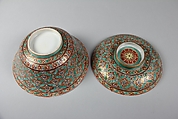 Covered Bowl, Porcelain painted in overglaze polychrome enamels and gilt, China