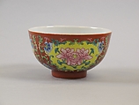 Bowl, Porcelain painted in overglaze polychrome enamels, China