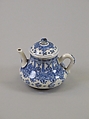 Ewer with floral pattern, Porcelain painted in underglaze cobalt blue (Jingdezhen ware), China