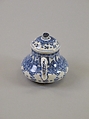 Ewer with floral pattern, Porcelain painted in underglaze cobalt blue (Jingdezhen ware), China