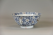 Bowl with fishes and flowers, Porcleian painted in underglaze cobalt blue and copper red (Jingdezhen ware), China
