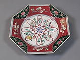 Octagonal dish with floral pattern, Porcelain painted in overglaze polychrome enamels (Jingdezhen ware), China