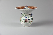 Spittoon with floral decoration, Porcelain painted in overglaze polychrome enamels (Jingdezhen ware), China