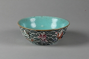 Bowl with Daoist immortals and waves, Porcelain painted in polychrome enamels on the biscuit, China