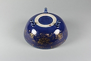 Three-footed bowl, Porcelain painted in gilt over blue glaze (Jingdezhen ware), China