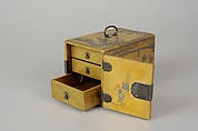 Small Chest, Gold, silver hiramaki-e, takamaki-e, cut-out gold foil application on gold ground, Japan