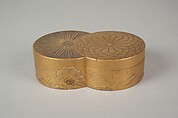 Incense Box in Shape of Overlapped Chrysanthemums; The Chrysanthemum Youth (Inside Tray), Gold, silver hiramaki-e, takamaki-e on gold ground, Japan