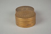 Incense Box in Shape of Overlapped Chrysanthemums; The Chrysanthemum Youth (Inside Tray), Gold, silver hiramaki-e, takamaki-e on gold ground, Japan