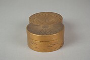 Incense Box in Shape of Overlapped Chrysanthemums; The Chrysanthemum Youth (Inside Tray), Gold, silver hiramaki-e, takamaki-e on gold ground, Japan