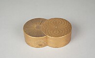 Incense Box in Shape of Overlapped Chrysanthemums; The Chrysanthemum Youth (Inside Tray), Gold, silver hiramaki-e, takamaki-e on gold ground, Japan