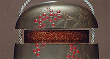 Case (Inrō) with Design of Sparrow in Flight above Manten Plants with Red Berries, Lacquer, kinji, nashiji, gold and colored hiramakie, takamakie and red lacquer; Interior: nashiji and fundame, Japan