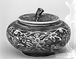 Covered jar with floral pattern, Porcelain painted in overglaze polychrome enamels (Bencharong ware for Thai market ), China