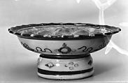 Foliated dish with lotus design, Porcelain painted in overglaze polychrome enamels (Bencharong ware for Thai market ), China