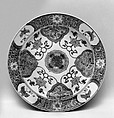 Dish with floral patterns, Porcelain painted in overglaze polychrome enamels (Jingdezhen ware), China