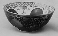 Bowl, White porcelain; the outside blue under the glaze, covered with design painted in gold; the inside decorated in blue under the glaze, polychrome enamels (Arita kiln), Japan
