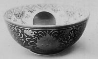 Saucer, White porcelain; the outside blue under the glaze, covered with design painted in gold; the inside decorated in blue under the glaze, polychrome enamels (Arita kiln), Japan
