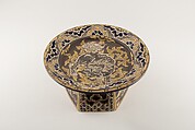Cake Dish, Hozan (?), Buff ware decorated with colored enamels which do not touch, and the clay between has been darkened (Kyoto ware), Japan