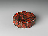 Incense box in shape of a chrysanthemum blossom, Dry lacquer, red over black, Japan