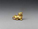 Chimera (Bixie) (a); magnifying glass (b), Gold (a); glass, tortoise shell case (b), China