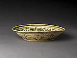 Dish with trefoil leaf design, Stoneware with iron-brown underglaze decor, Northern Thailand, Kalong kilns