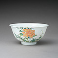 Bowl with flowers, Porcelain painted in overglaze polychrome enamels (Jingdezhen ware), China