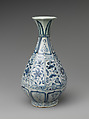 Faceted vase with flowers, Porcelain painted in underglaze cobalt blue (Jingdezhen ware), China
