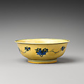 Bowl, Porcelain painted in underglaze blue with yellow enamel overglaze, China